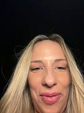SweetBella95  online show from 07/04/26, 11:00