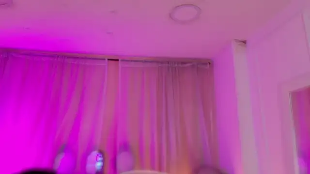 Luna bm  online show from 09/11/25, 09:59