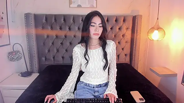 Anya Belth online show from 05/08/26, 02:33