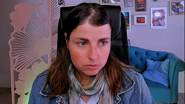 Snapshot of MartaEdams chatting on 09/10/25, 06:02 MartaEdams online show from 09/10/25, 06:02