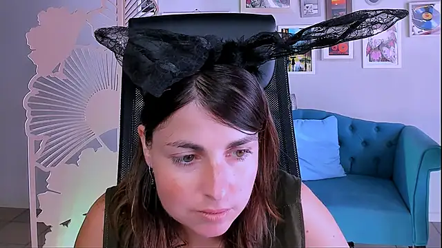 Snapshot of MartaEdams chatting on 09/11/25, 09:20 MartaEdams online show from 09/11/25, 09:20