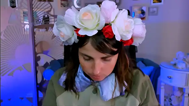 Snapshot of MartaEdams chatting on 09/15/25, 06:13 MartaEdams online show from 09/15/25, 06:13