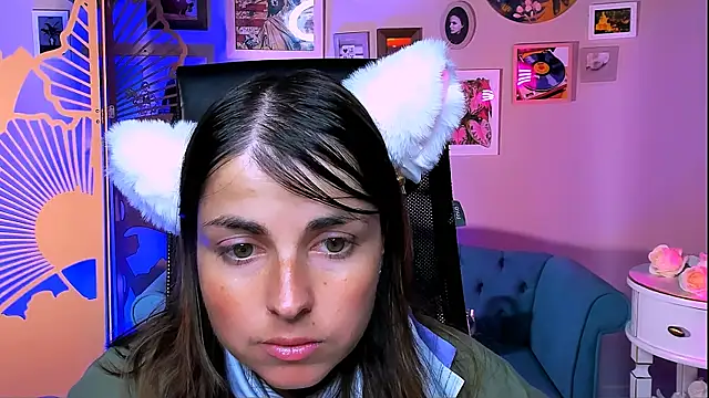 Snapshot of MartaEdams chatting on 09/20/25, 05:52 MartaEdams online show from 09/20/25, 05:52