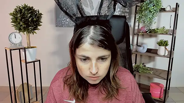 Snapshot of MartaEdams chatting on 10/07/25, 06:10 MartaEdams online show from 10/07/25, 06:10