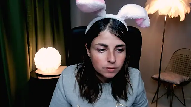 Snapshot of MartaEdams chatting on 10/08/25, 06:11 MartaEdams online show from 10/08/25, 06:11