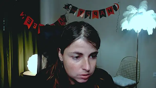 Snapshot of MartaEdams chatting on 10/22/25, 07:30 MartaEdams online show from 10/22/25, 07:30