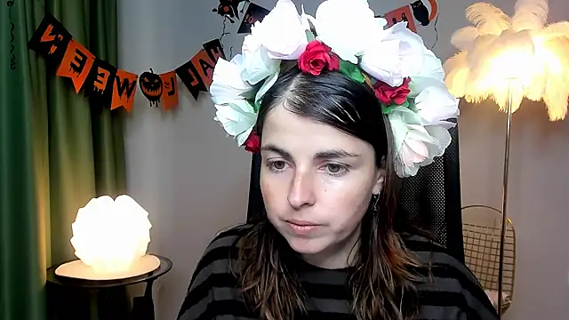 Snapshot of MartaEdams chatting on 10/25/25, 06:10 MartaEdams online show from 10/25/25, 06:10