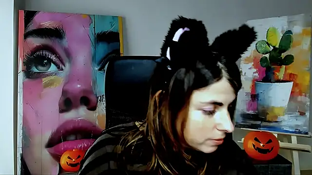 Snapshot of MartaEdams chatting on 10/27/25, 06:17 MartaEdams online show from 10/27/25, 06:17