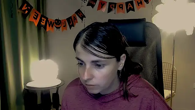 Snapshot of MartaEdams chatting on 10/29/25, 06:15 MartaEdams online show from 10/29/25, 06:15