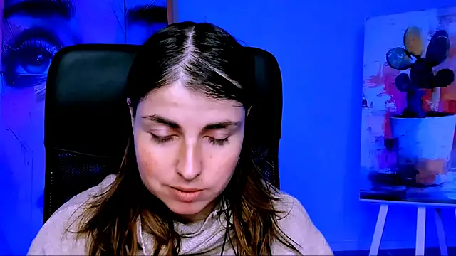 Snapshot of MartaEdams chatting on 11/12/25, 06:14 MartaEdams online show from 11/12/25, 06:14