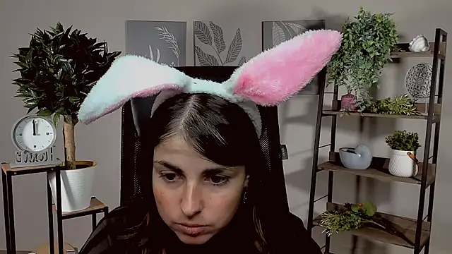 Snapshot of MartaEdams chatting on 11/13/25, 06:23 MartaEdams online show from 11/13/25, 06:23