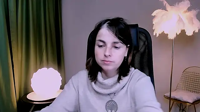 Snapshot of MartaEdams chatting on 11/25/25, 05:40 MartaEdams online show from 11/25/25, 05:40