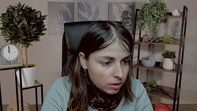 Snapshot of MartaEdams chatting on 12/04/25, 06:23 MartaEdams online show from 12/04/25, 06:23