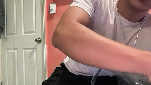 Snapshot of kSwisssxxx chatting on 11/03/25, 03:30 kSwisssxxx online show from 11/03/25, 03:30