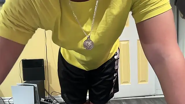 Snapshot of kSwisssxxx chatting on 11/13/25, 03:05 kSwisssxxx online show from 11/13/25, 03:05