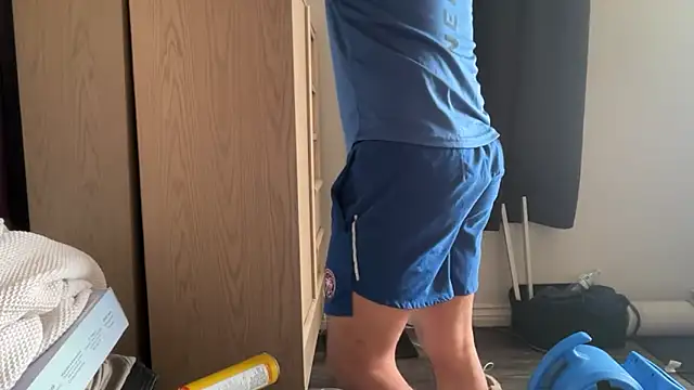 Snapshot of kSwisssxxx chatting on 12/04/25, 10:18 kSwisssxxx online show from 12/04/25, 10:18