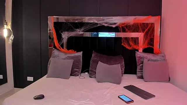 sofiaa brown online show from 10/25/25, 05:04