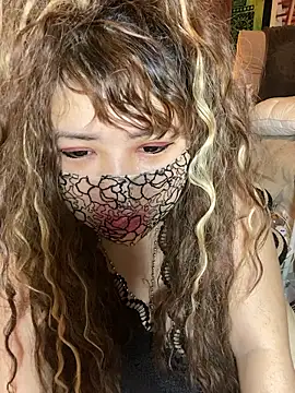 xoxLILxMELOxox online show from 10/06/25, 04:15