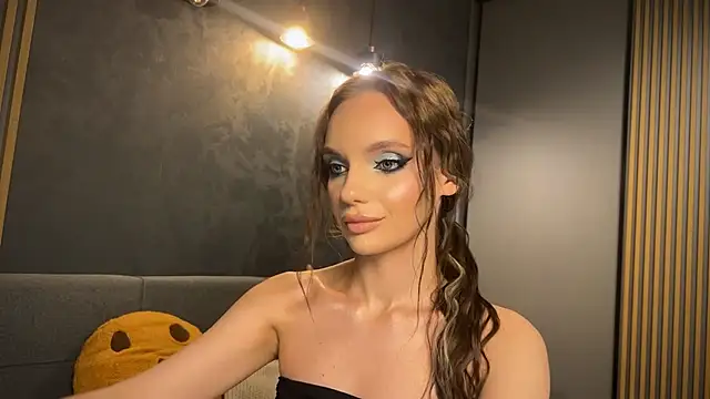 Snapshot of litlle_angelll chatting on 10/09/25, 04:38 litlle angelll online show from 10/09/25, 04:38