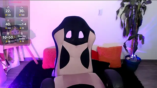 LunaBunny8 online show from 12/05/25, 02:09