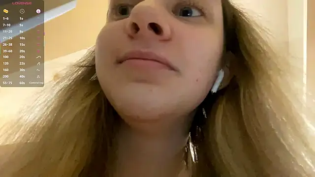 Snapshot of DanaCore chatting on 09/21/25, 04:41 DanaCore online show from 09/21/25, 04:41