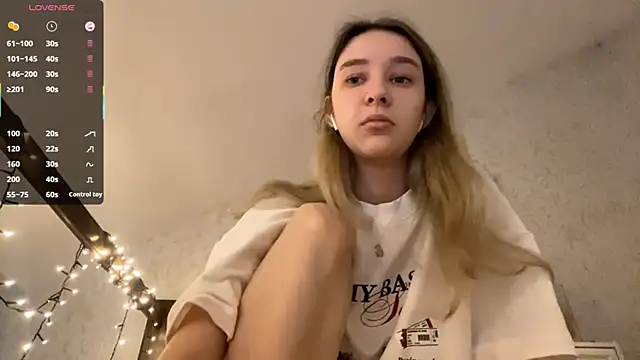 Snapshot of DanaCore chatting on 10/01/25, 03:40 DanaCore online show from 10/01/25, 03:40