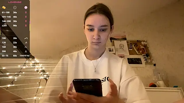 Snapshot of DanaCore chatting on 10/05/25, 06:28 DanaCore online show from 10/05/25, 06:28