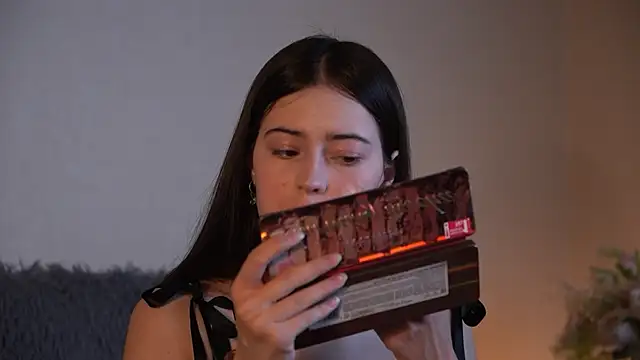 ywixos online show from 10/25/25, 11:29