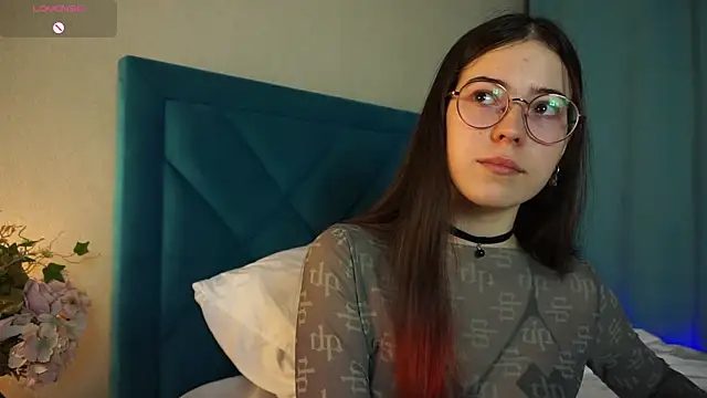 ywixos online show from 10/26/25, 02:34