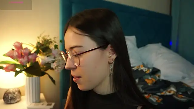 Snapshot of ywixos chatting on 11/02/25, 02:52 ywixos online show from 11/02/25, 02:52