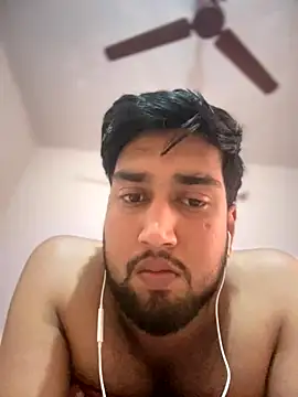 Snapshot of aka_big chatting on 11/18/25, 07:24 aka big online show from 11/18/25, 07:24