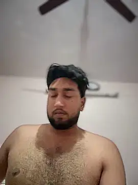 Snapshot of aka_big chatting on 12/16/25, 02:11 aka big online show from 12/16/25, 02:11