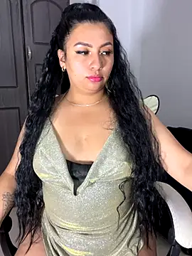 Snapshot of Issa_Santana chatting on 10/08/25, 07:55 Issa Santana online show from 10/08/25, 07:55