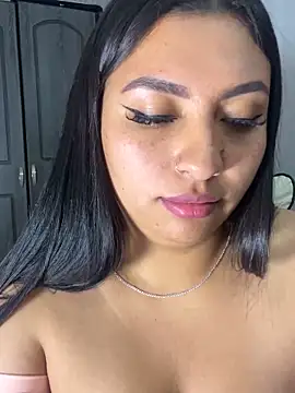 Snapshot of Issa_Santana chatting on 10/15/25, 06:41 Issa Santana online show from 10/15/25, 06:41