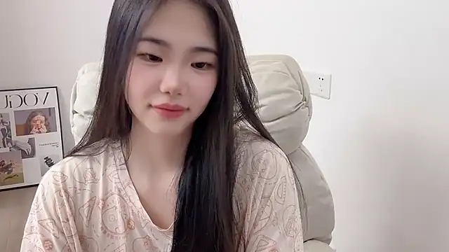 suki-1 online show from 06/18/26, 09:14
