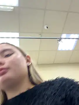 Snapshot of StephanieMur chatting on 09/13/25, 06:02 StephanieMur online show from 09/13/25, 06:02