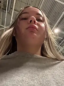 Snapshot of StephanieMur chatting on 10/11/25, 04:01 StephanieMur online show from 10/11/25, 04:01