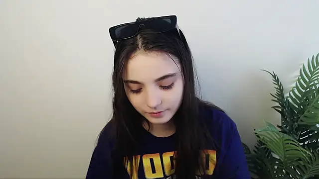 Sun Shine   online show from 10/18/25, 07:09