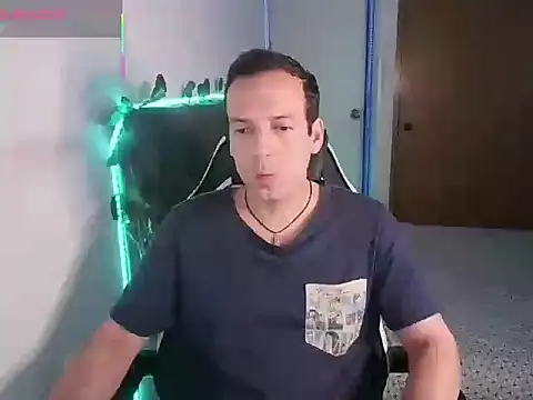 Snapshot of Cerso1 chatting on 06/05/26, 03:35 Cerso1 online show from 06/05/26, 03:35