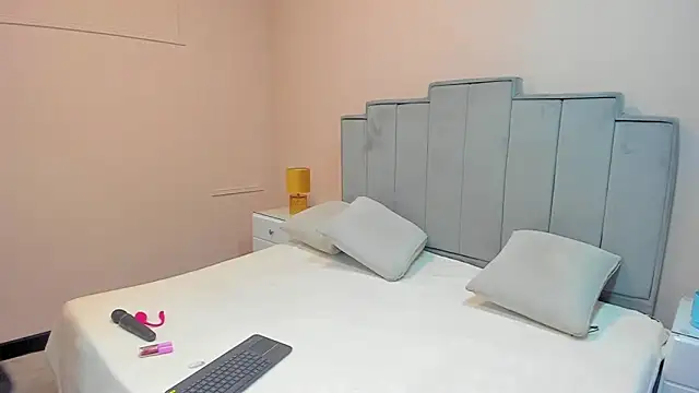 gabriela lux online show from 09/21/25, 10:39