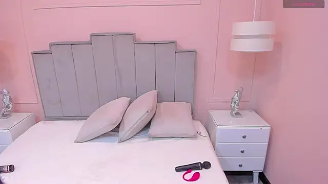 gabriela lux online show from 10/04/25, 12:03