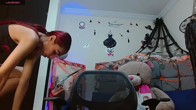 Kitty Slim online show from 10/23/25, 01:32