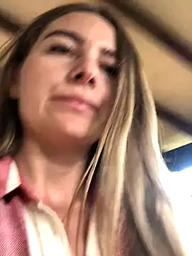 Snapshot of Angiehuston1 chatting on 10/14/25, 12:17 Angiehuston1 online show from 10/14/25, 12:17