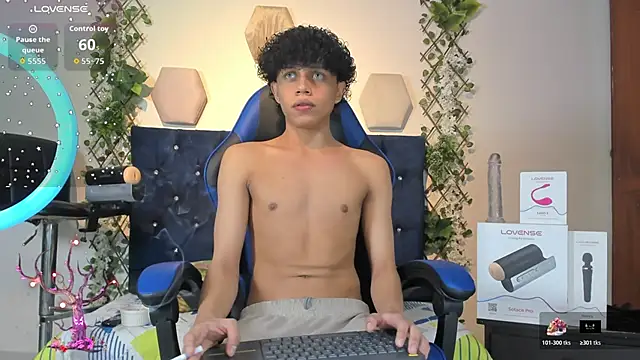 Snapshot of _taylor_black chatting on 11/13/25, 01:04 taylor black online show from 11/13/25, 01:04