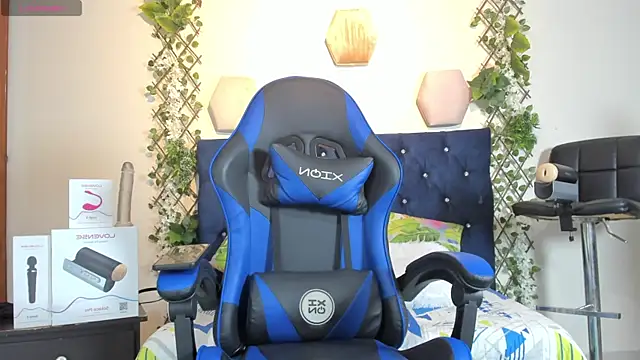 Snapshot of _taylor_black chatting on 11/19/25, 07:58 taylor black online show from 11/19/25, 07:58