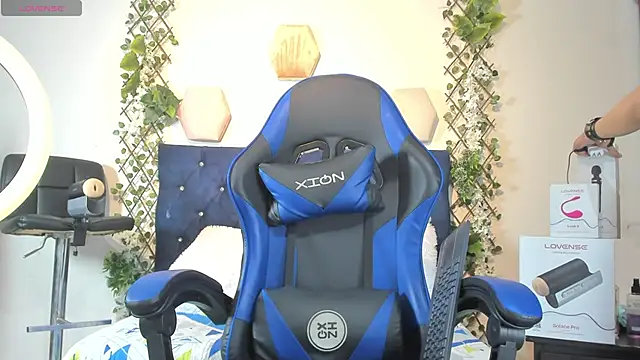 Snapshot of _taylor_black chatting on 11/24/25, 10:09 taylor black online show from 11/24/25, 10:09