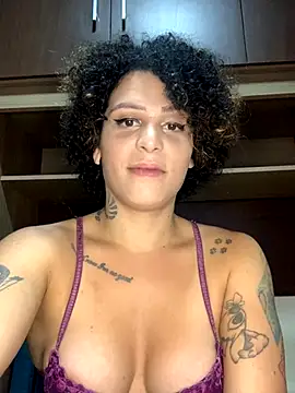 Snapshot of Babbsss chatting on 10/31/25, 05:03 Babbsss online show from 10/31/25, 05:03