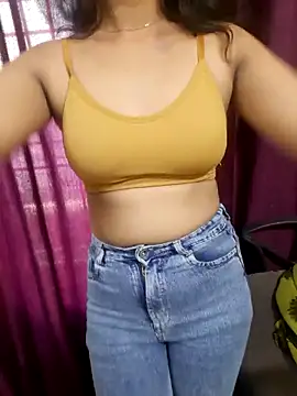 Snapshot of Monalisa670 chatting on 09/24/25, 01:42 Monalisa670 online show from 09/24/25, 01:42