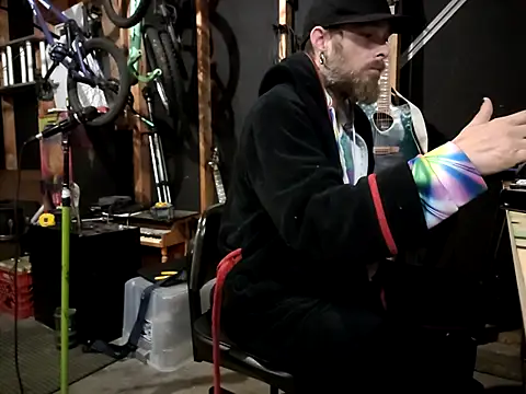 Snapshot of thejuicybacon chatting on 09/26/25, 05:55 thejuicybacon online show from 09/26/25, 05:55