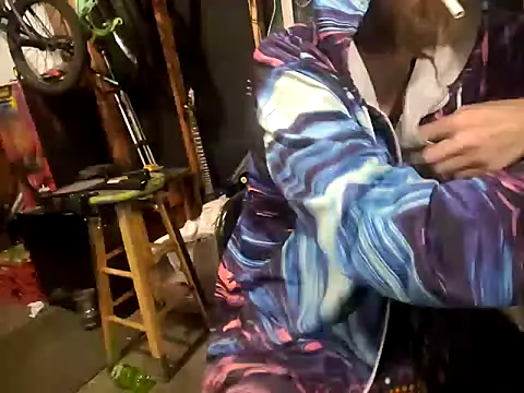 Snapshot of thejuicybacon chatting on 10/01/25, 05:46 thejuicybacon online show from 10/01/25, 05:46